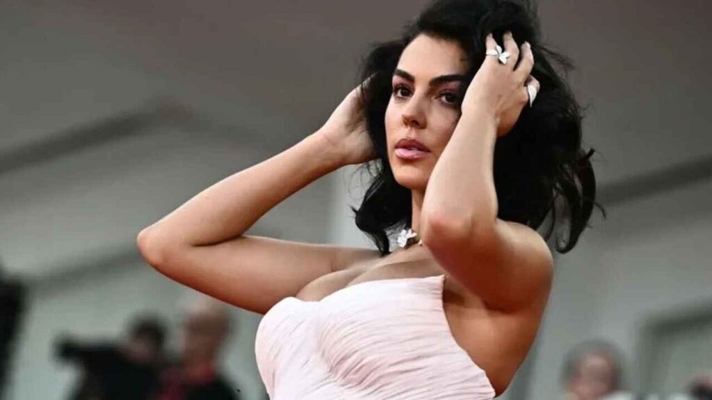 Video: Georgina Rodriguez Shines in White at Venice Film Festival